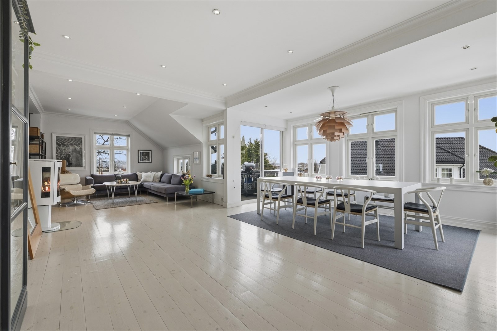 Peisovn i stue som varmer godt på kalde vinterdager. Galleribilde