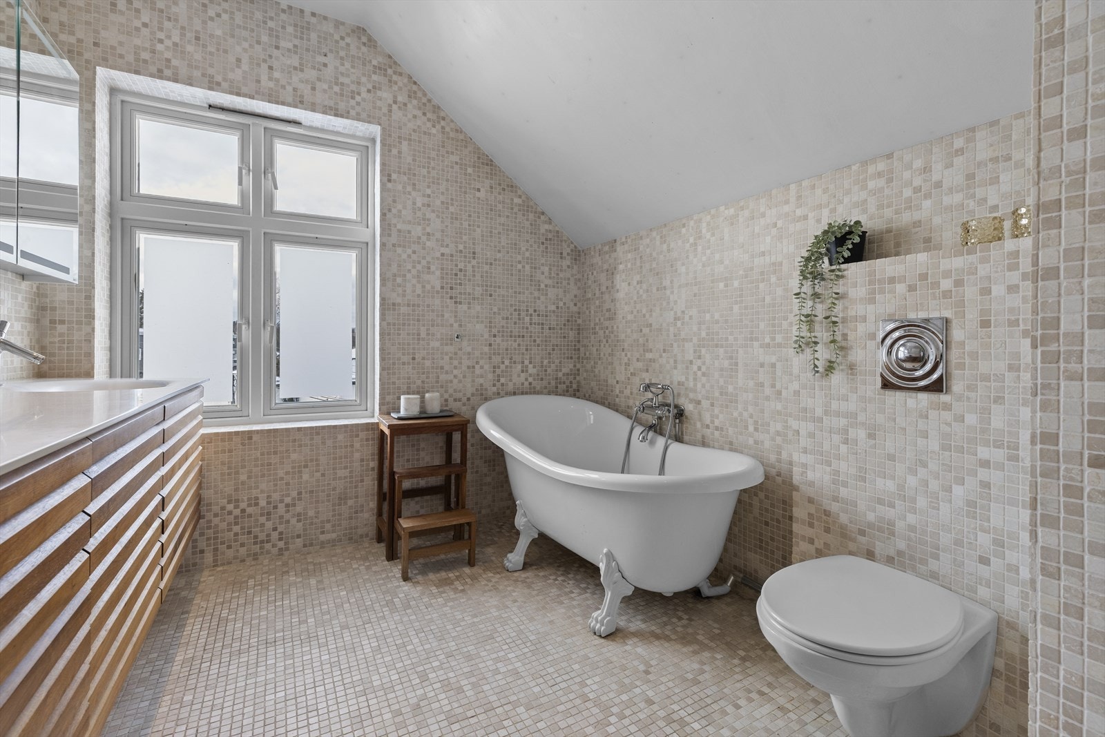 Her er det også opplegg for vaskemaskin - en praktisk og familievennlig løsning. Galleribilde