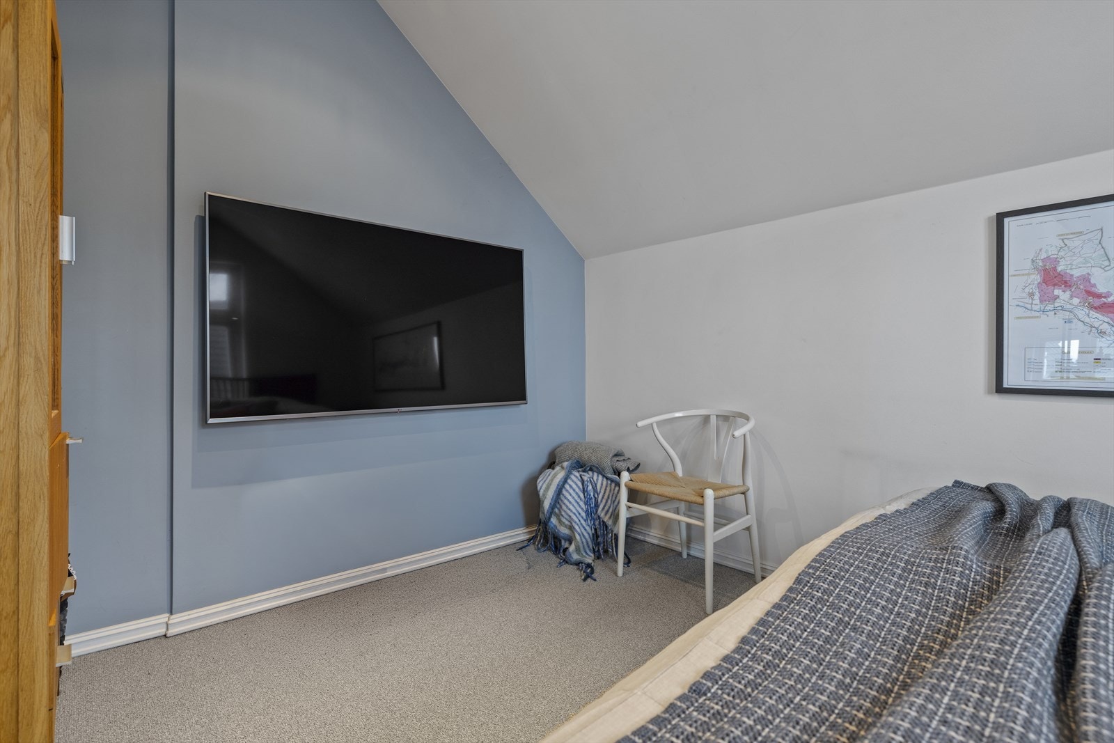 For den som har behov for et ekstra rom, kan arealet også egne seg godt for etablering av et ekstra soverom. Galleribilde