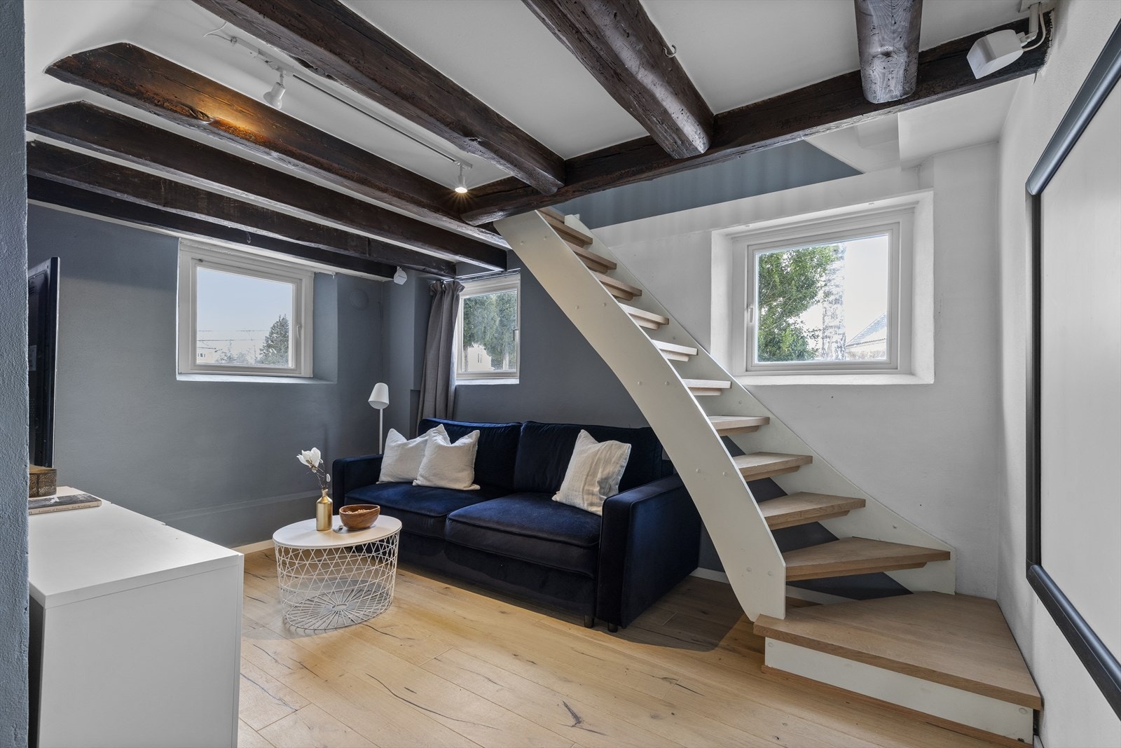 Kjelleren er opprinnelig godkjent som bod og gang, og er dermed ikke godkjent for varig opphold. Galleribilde