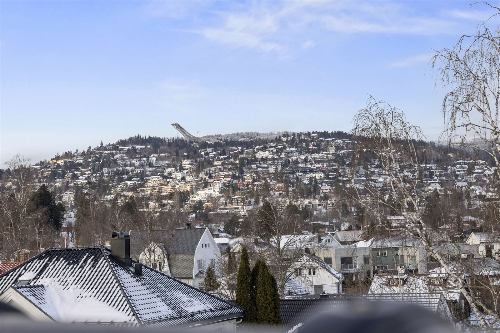 Området er kjent for sin rolige atmosfære, grønne omgivelser og gode solforhold, og er et populært valg for både barnefamilier og andre som ønsker å bo fredelig, men samtidig sentralt i Oslo. Galleribilde