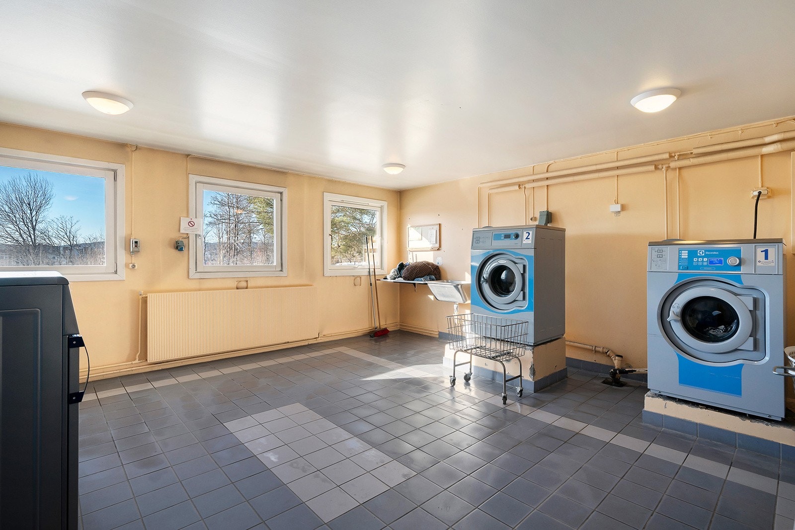 Gratis fellesvaskeri i underetasjen Galleribilde