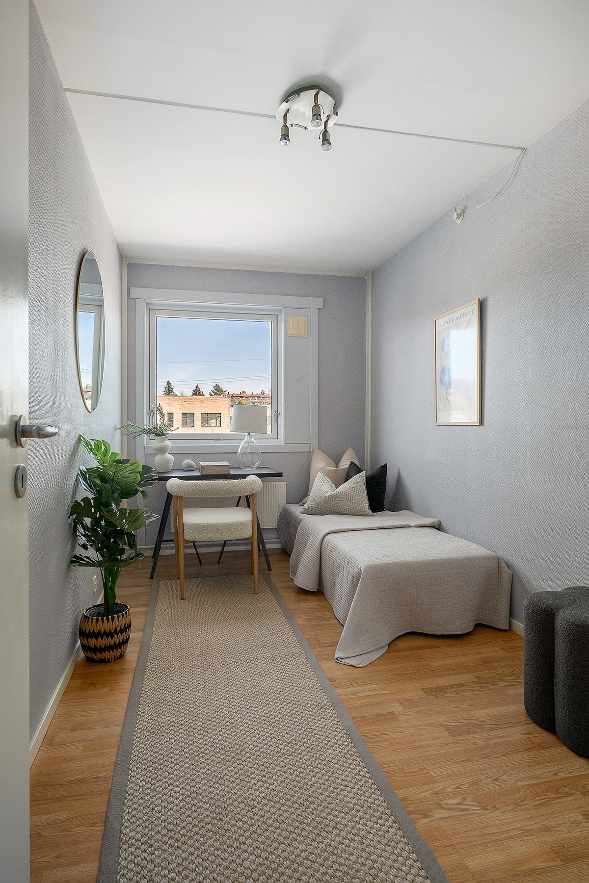 Soverom 2 av god størrelse kan også brukes som kontor Galleribilde