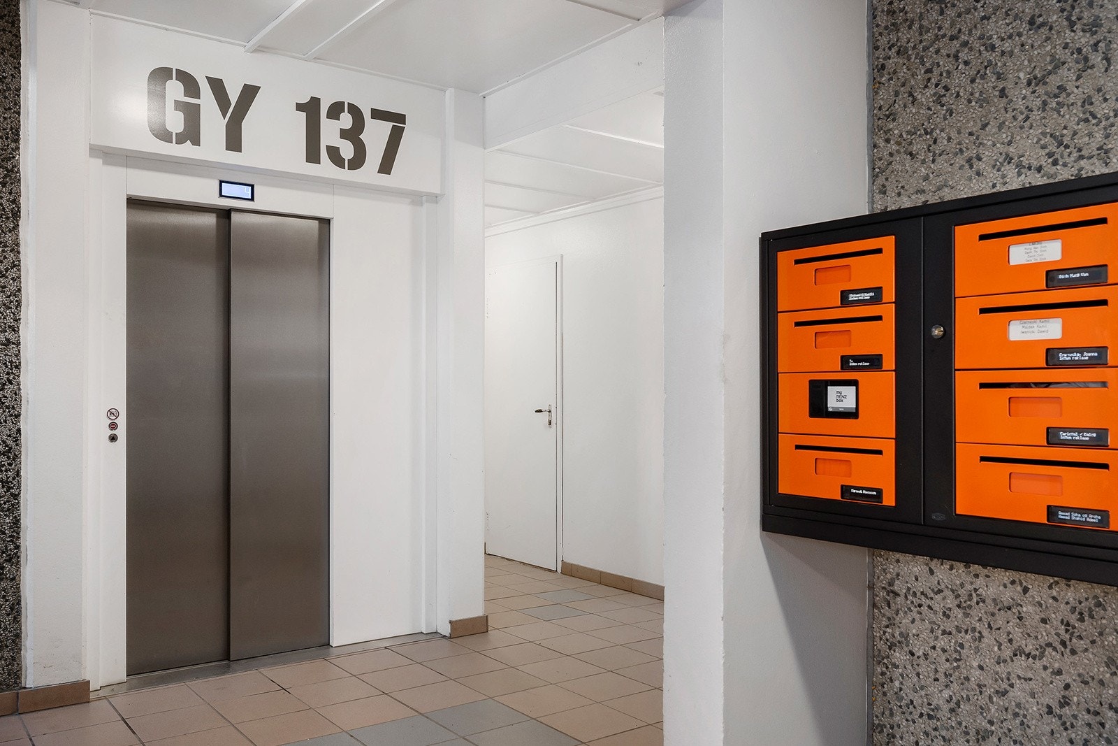 Heis i blokken. Haugenstua brl. har nylig oppgradert postkassene til moderne og digitale løsninger. Galleribilde