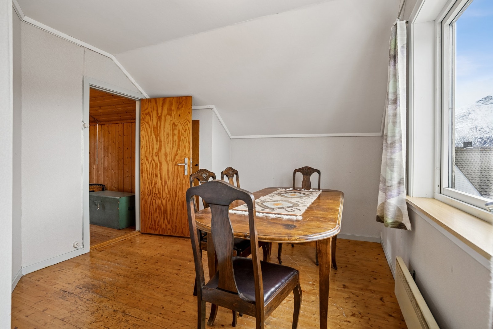 Spisestue og soverom Galleribilde