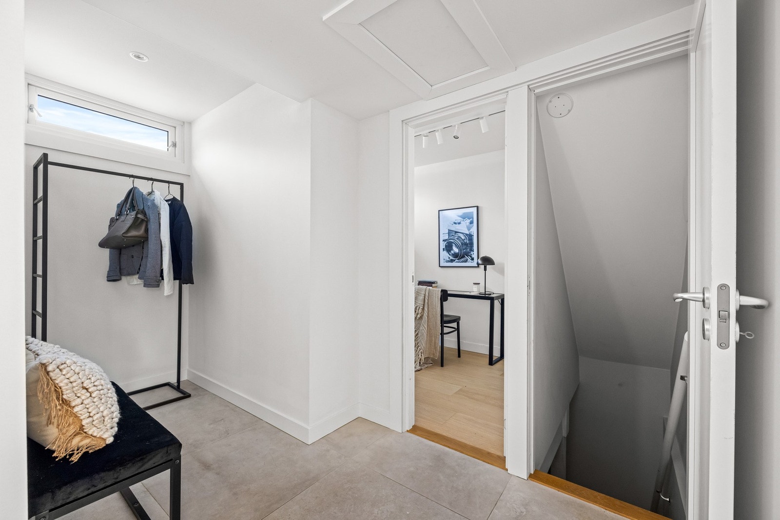 De slitesterke flisene er både praktiske og lettstelte i en travel hverdag, samtidig som de bidrar til et moderne og elegant preg. Galleribilde