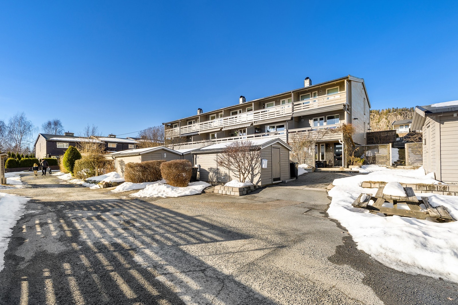 Privatmegleren Bærum har gleden av å presentere dette rekkehuset i barnevennlige omgivelser på Rykkinn Galleribilde