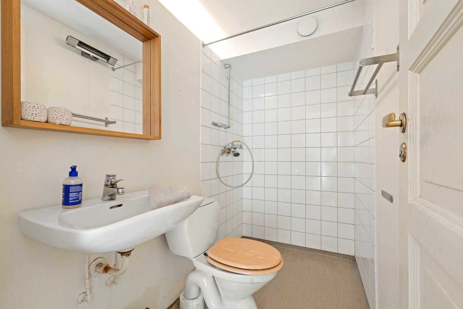 Bad fra byggeår i underetasjen Galleribilde