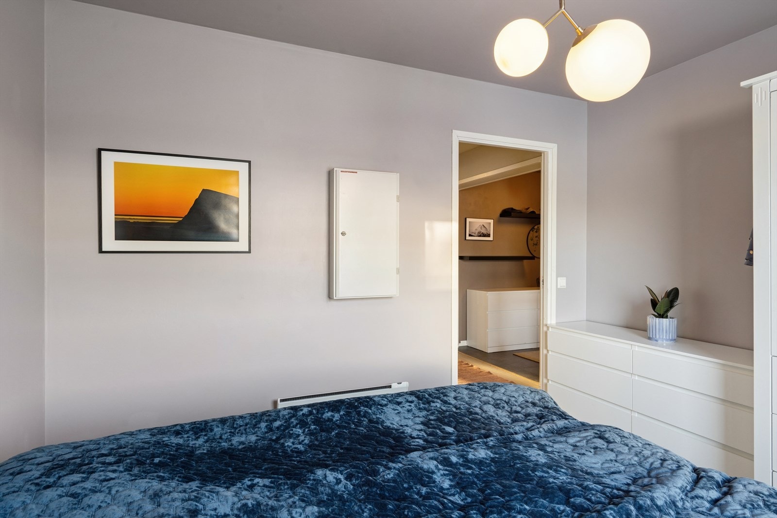 Videre byr leiligheten på to gode soverom. Galleribilde