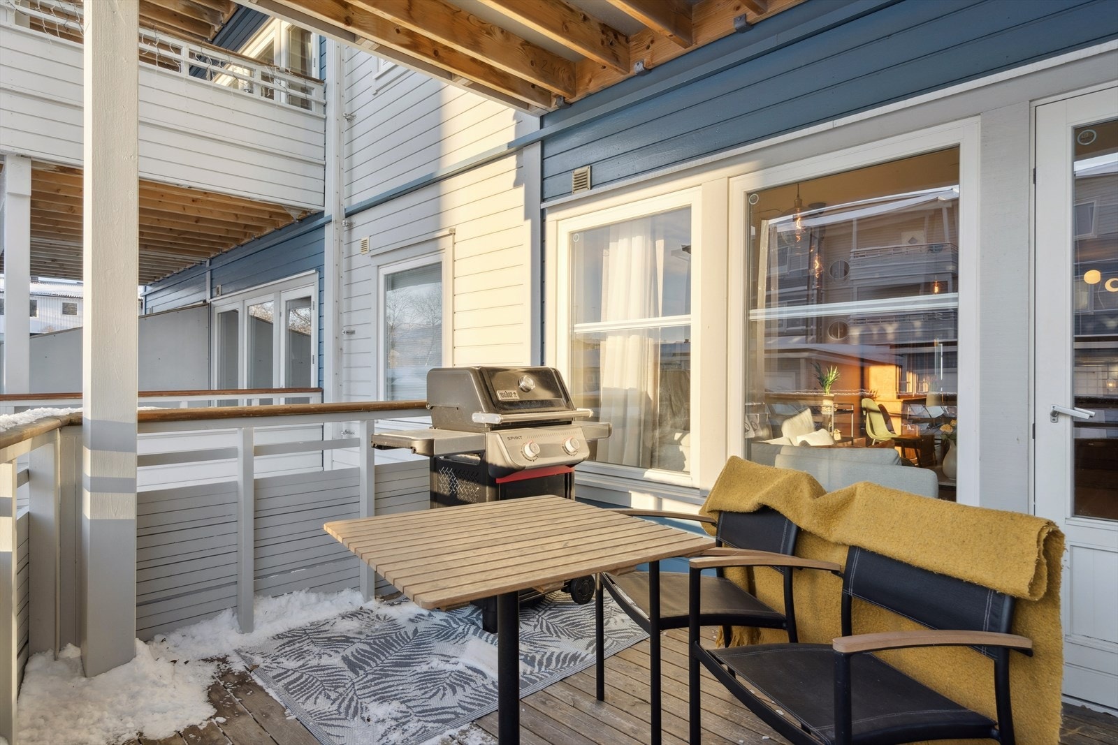 Fra stuen er det utgang til en romslig balkong på 9 m² med god plass for utemøbler. Galleribilde