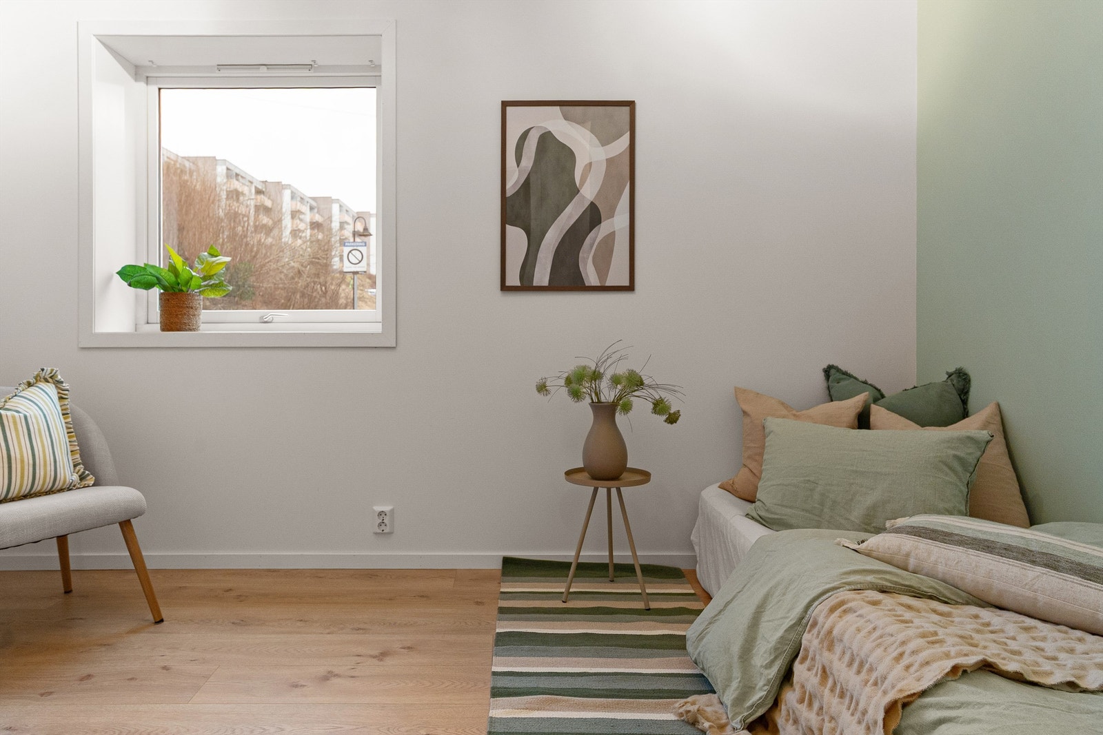 - Soverom nr. 2 passer perfekt som barnerom eller gjesterom - Galleribilde