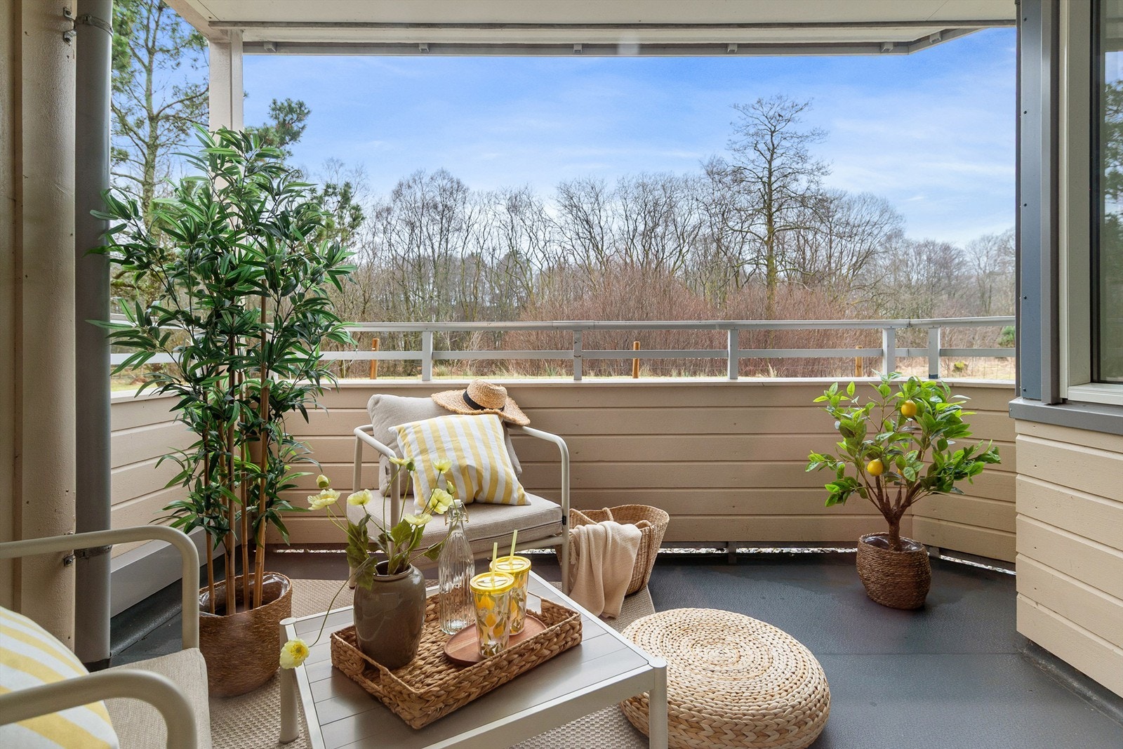 - Her kan sol og naturskjønn utsikt nytes - Galleribilde