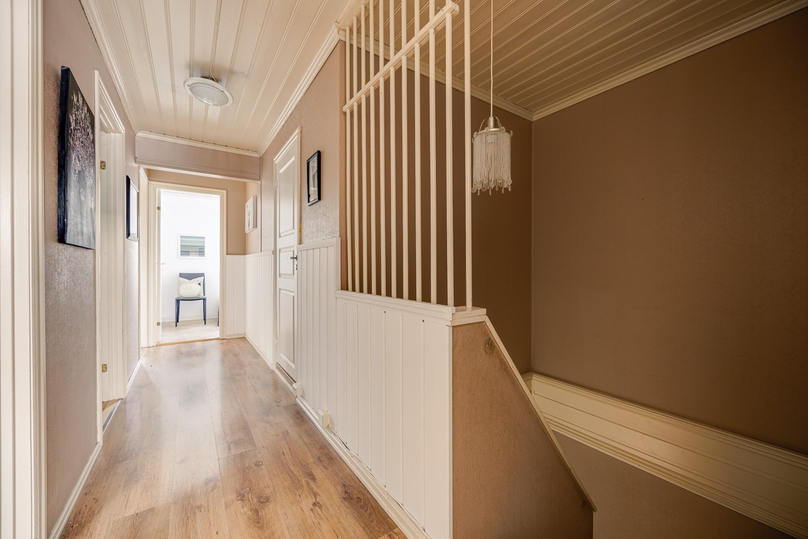 Gang mellom rommene i 2.etasje. Galleribilde