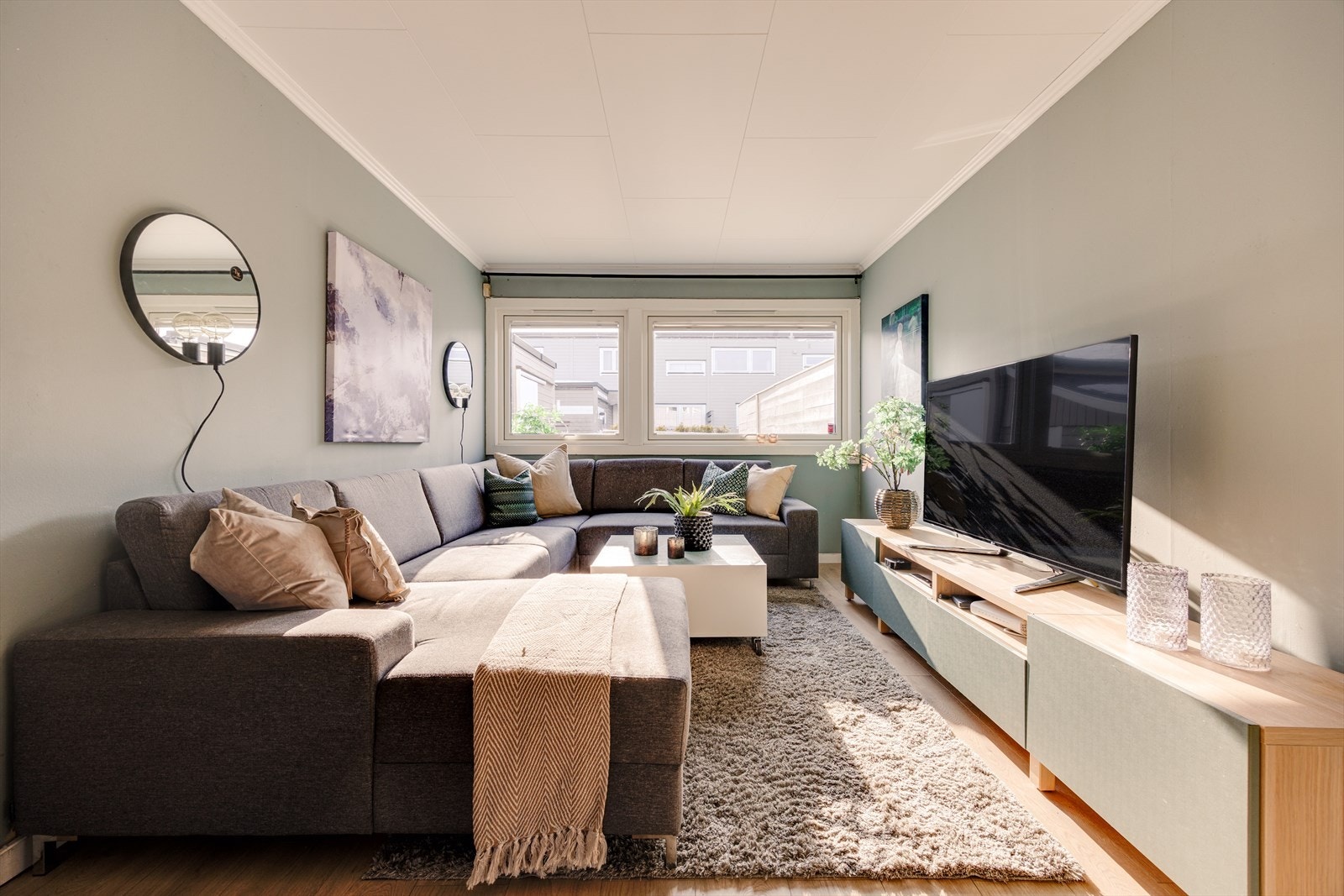 Den gjennomtenkte planløsningen gir rom for flere møbleringssoner. Galleribilde