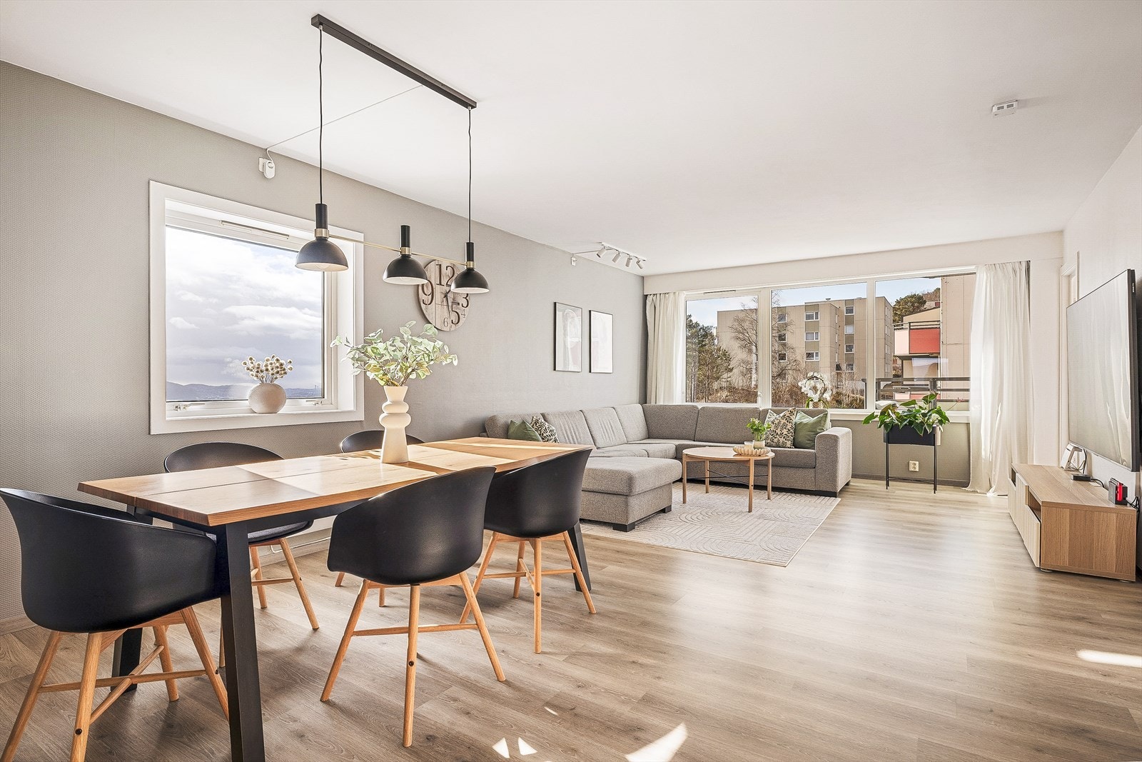 Delikat leilighet 4-roms leilighet med flott beliggenhet og nydelig utsikt Galleribilde