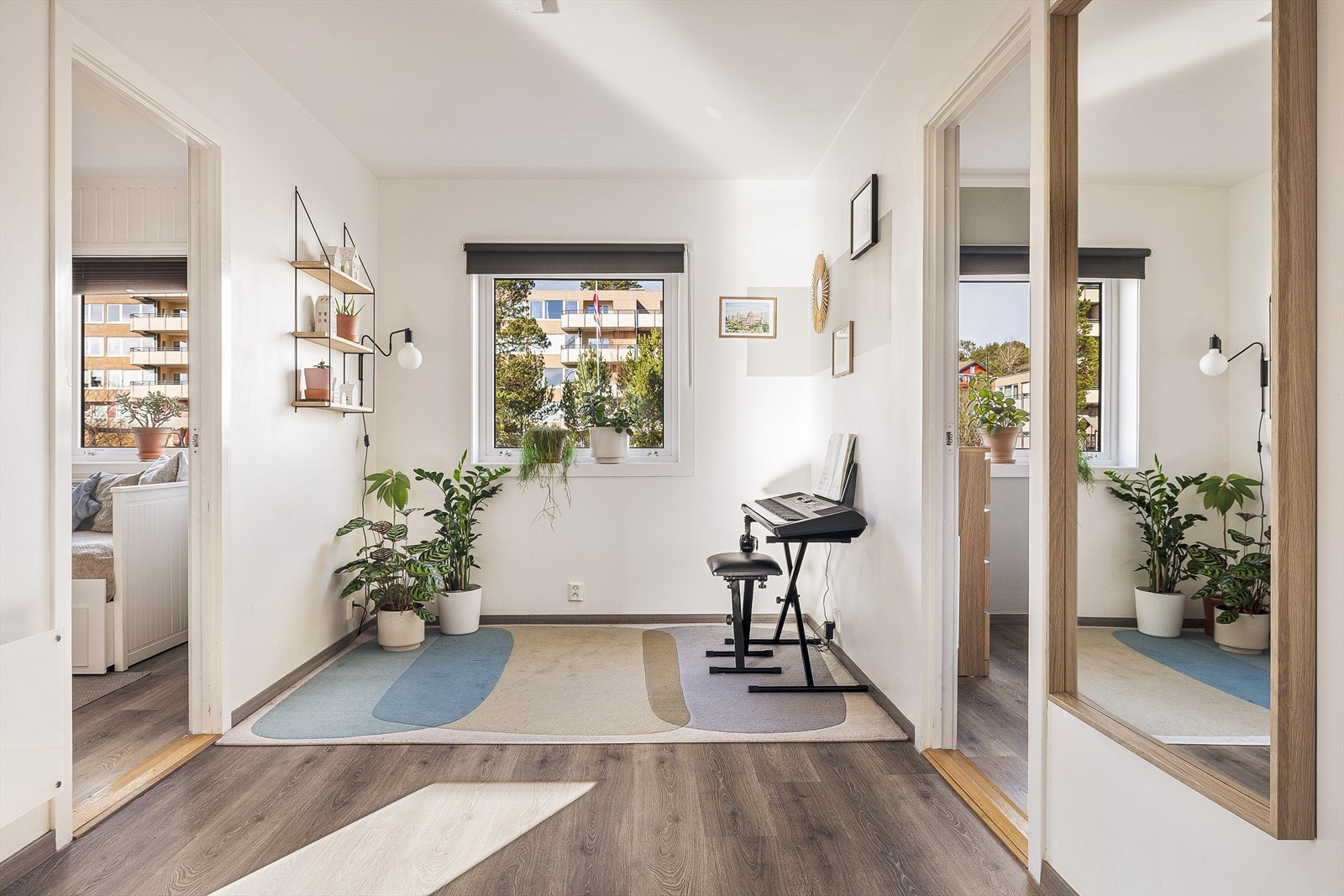 Stor mellomgang med mange bruksmuligheter. Galleribilde