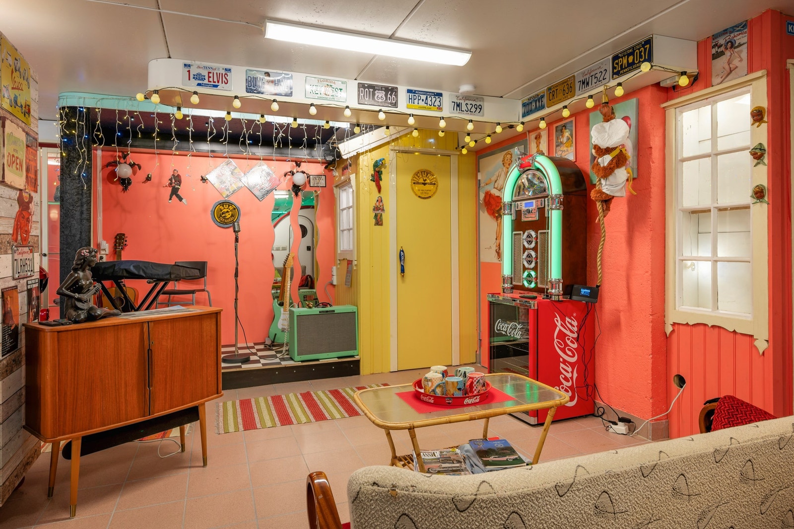 Garasjen er en opplevelse i seg selv, og har store bruksmuligheter også for kommende eiere. Galleribilde