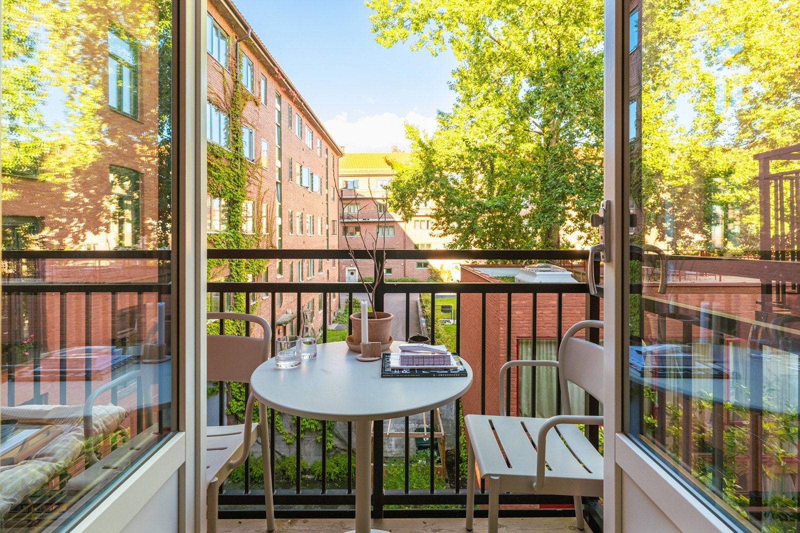 Her har du kort vei til Grünerløkka med alle byens fasiliteter innen kort avstand. Det er heller ikke lange veien til flere av byens idylliske parker. Foto: Borowiak, Chris. Galleribilde