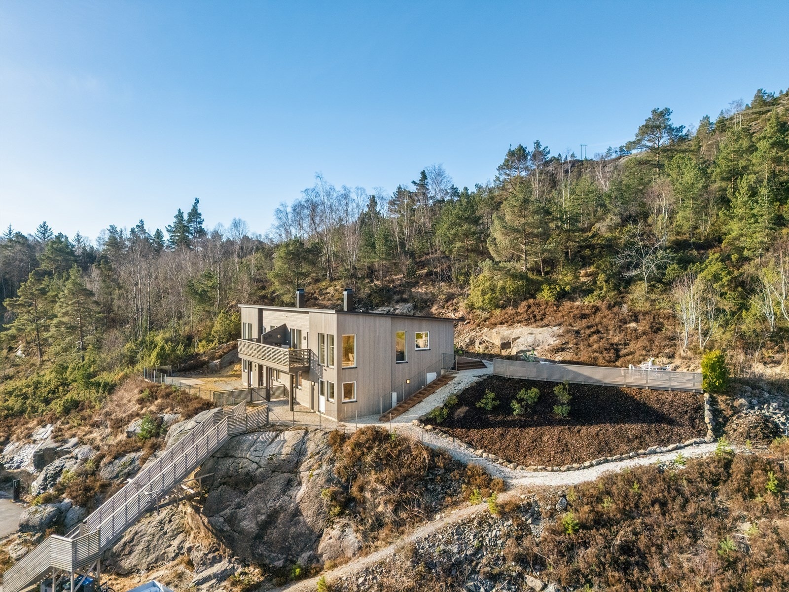 - Fra eiendommen er det gangavstand til flere skoler og barnehager - Galleribilde