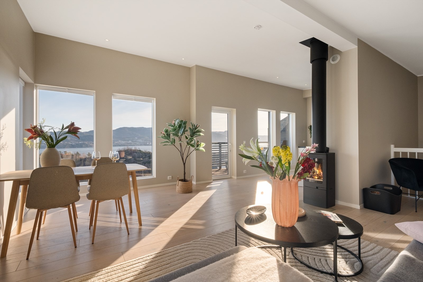 - Stuen måler hele 30,9m² - Galleribilde