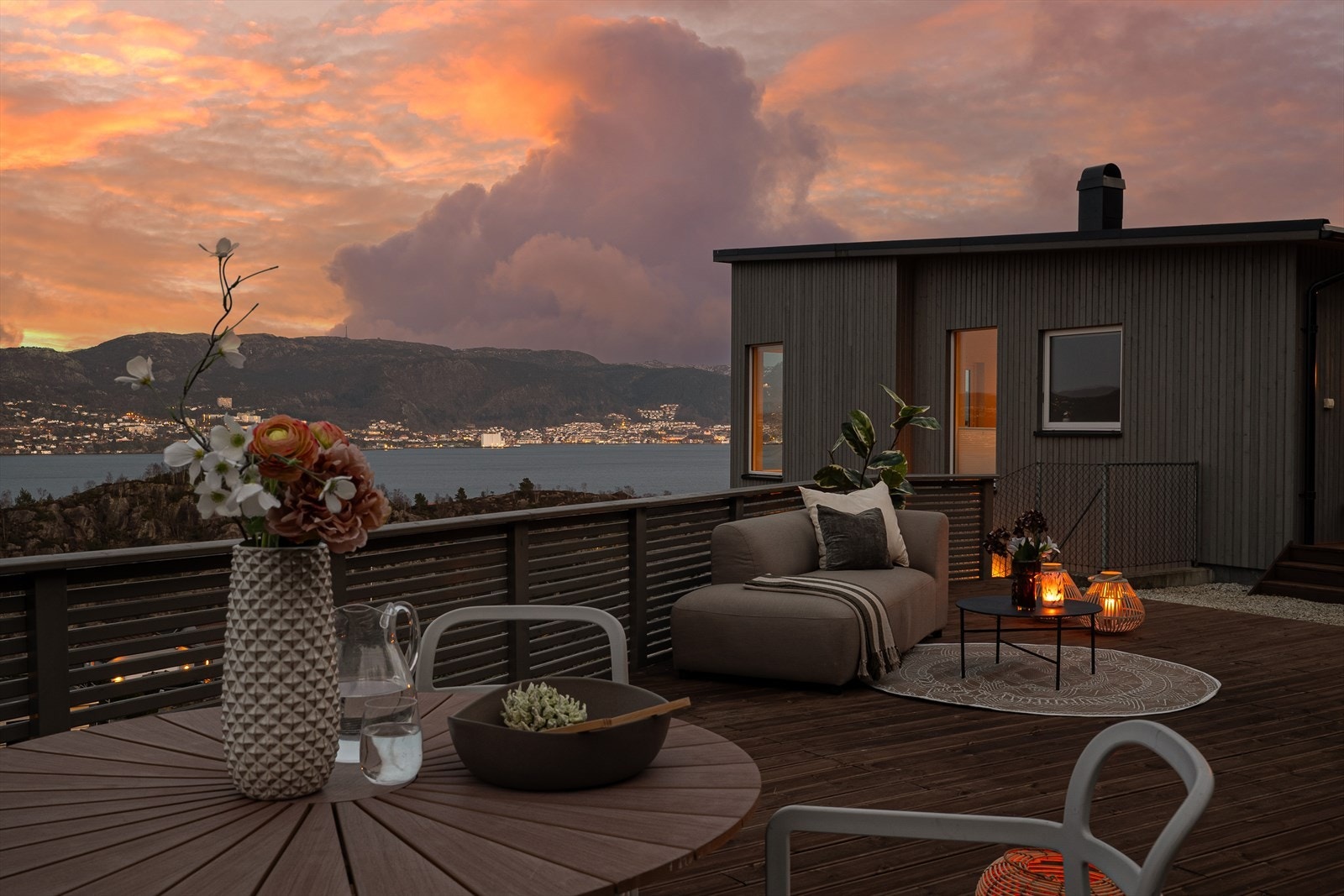 - Nordvik Bolig v/Randi Horstad har gleden av å presentere Svartedalsvegen 64. Foto: Christer Horstad - Galleribilde