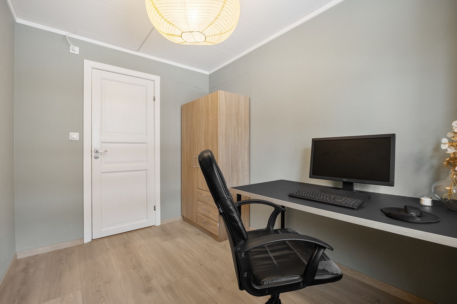 Et ekstra rom som kan benyttes som soverom, kontor eller gjesterom. Galleribilde