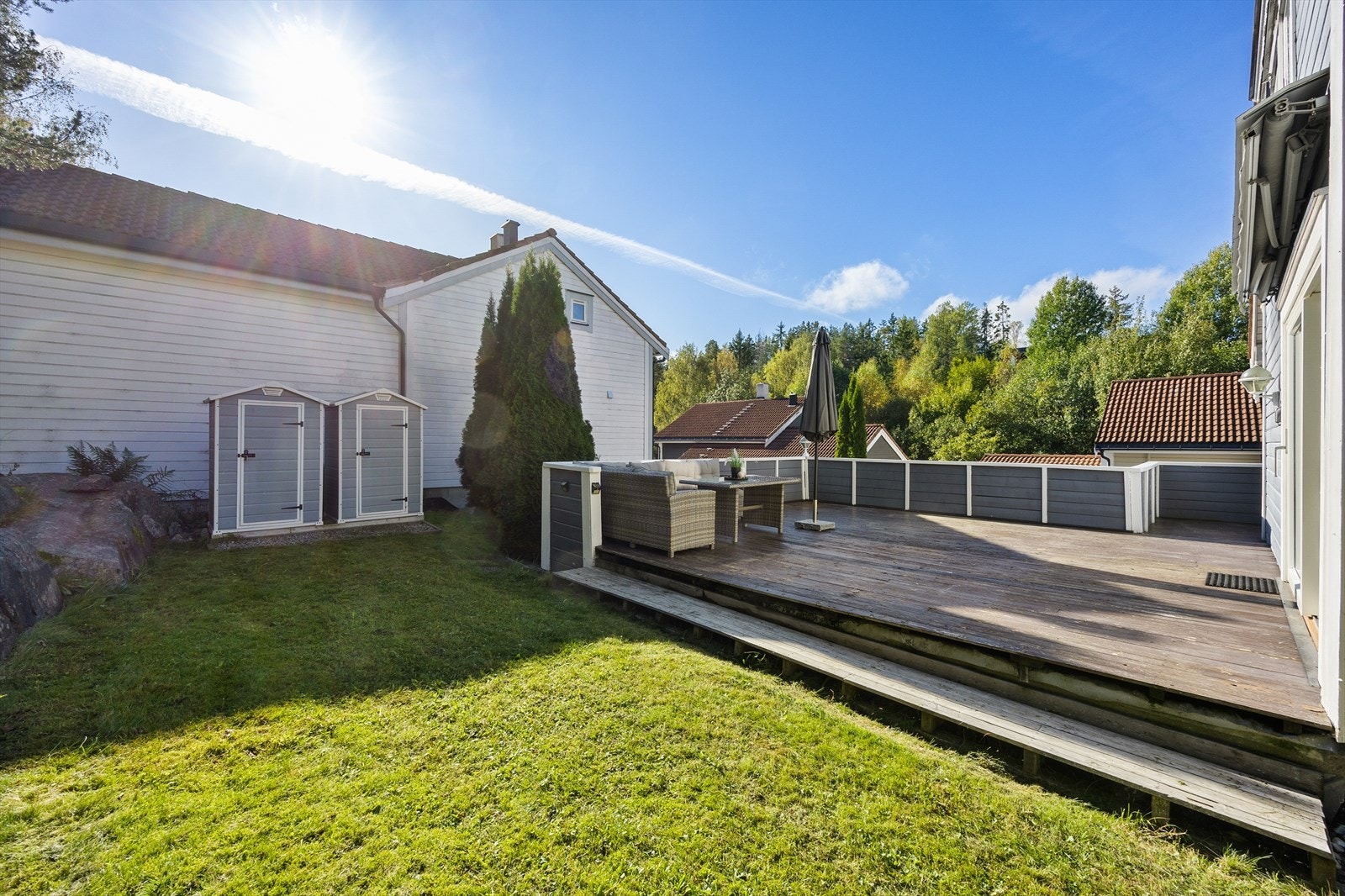 Hagen er pent opparbeidet og har praktiske boder for ekstra lagring. Galleribilde