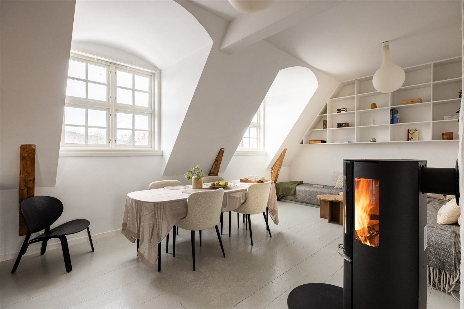 Et hyggelig og naturlig samlingspunkt både i hverdagen og ved festligere anledninger. Galleribilde