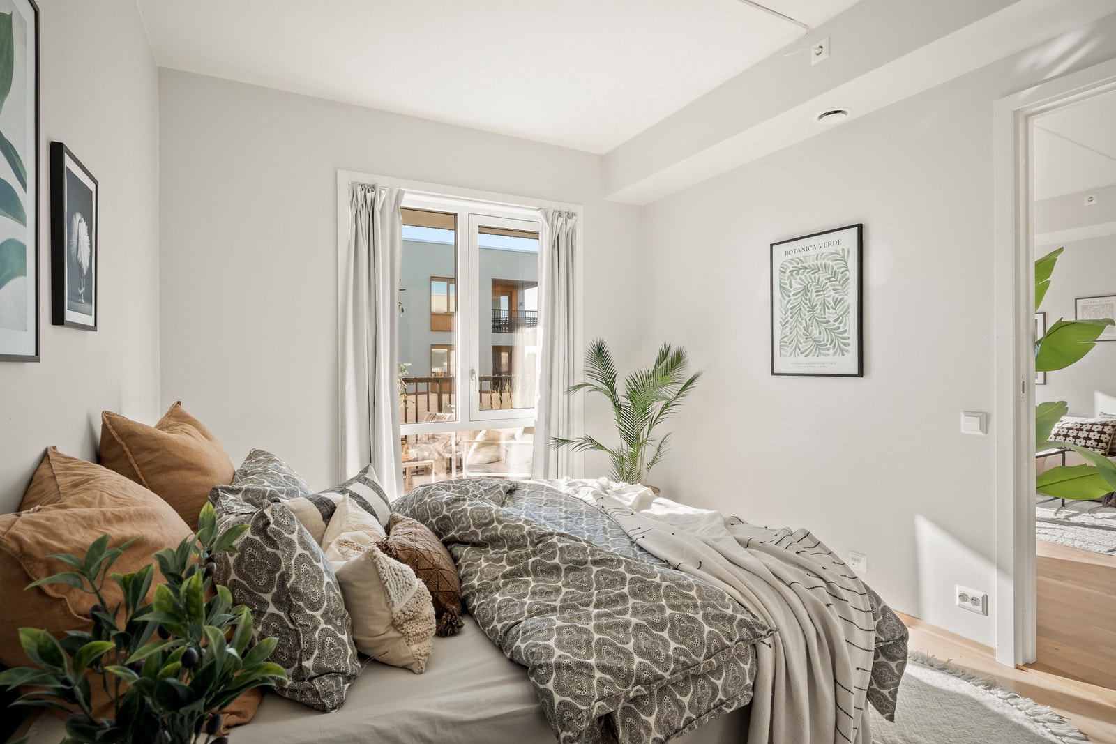 Også dette rommet har et fint lysinnslipp. Vindu kan åpnes for luftning. Galleribilde