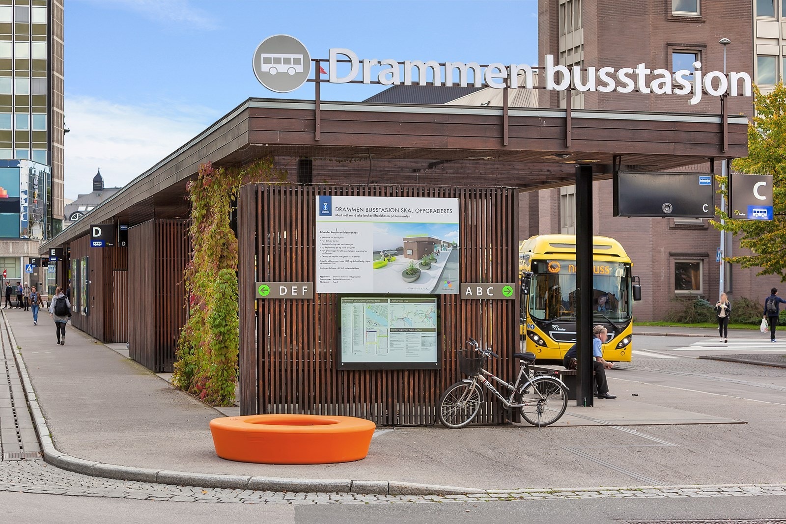Leiligheten har kort avstand til pendlermuligheter som Drammen busstasjon og togstasjon Galleribilde