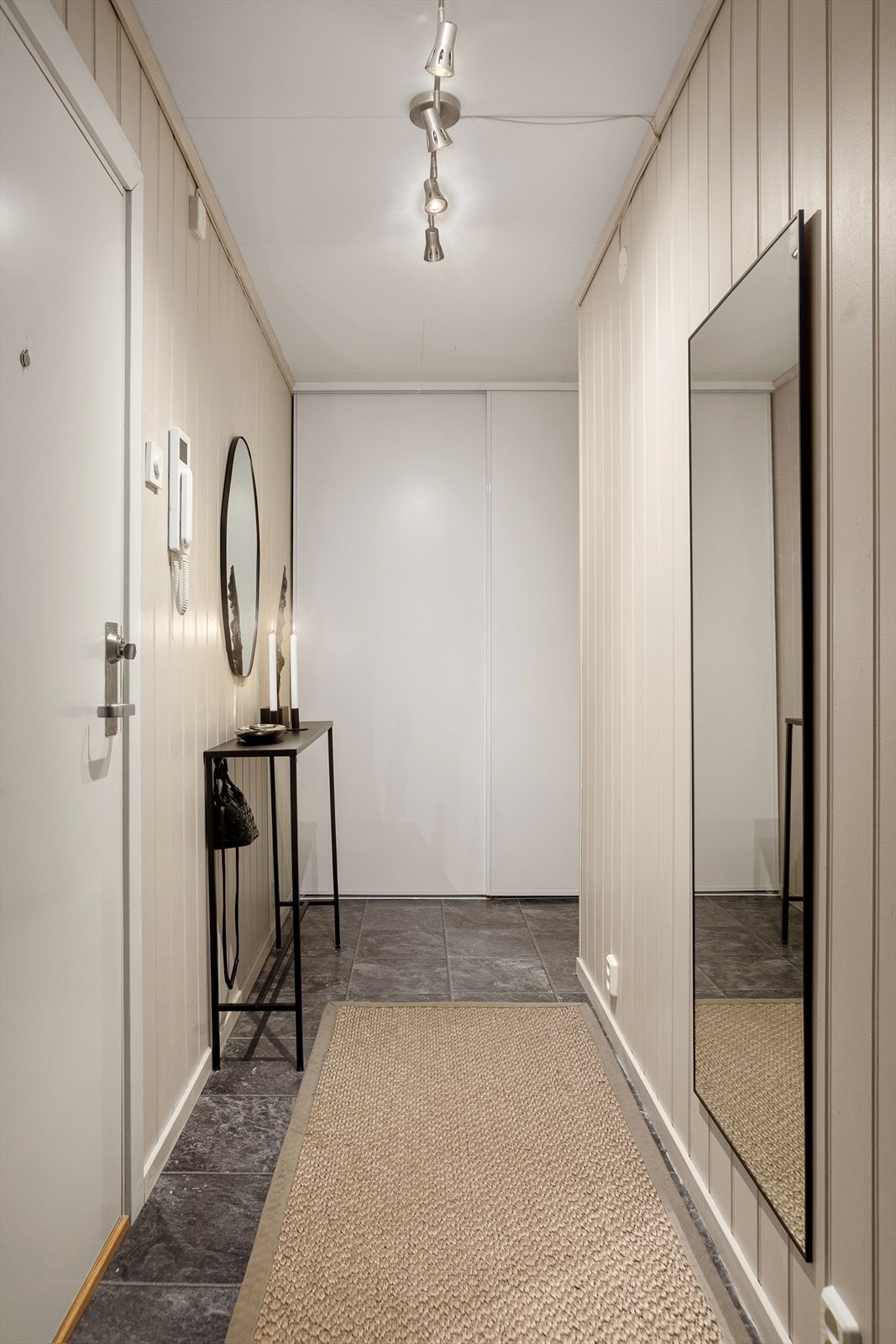 Her er det god plass for oppbevaring Galleribilde