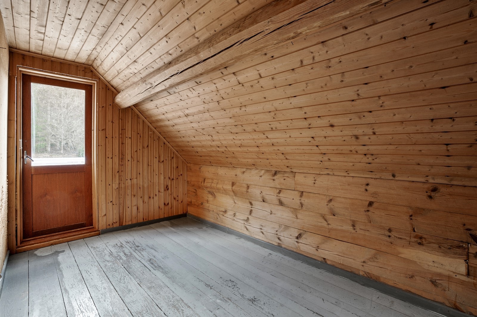 Fra ett av soverommene er det utgang til balkong. Galleribilde