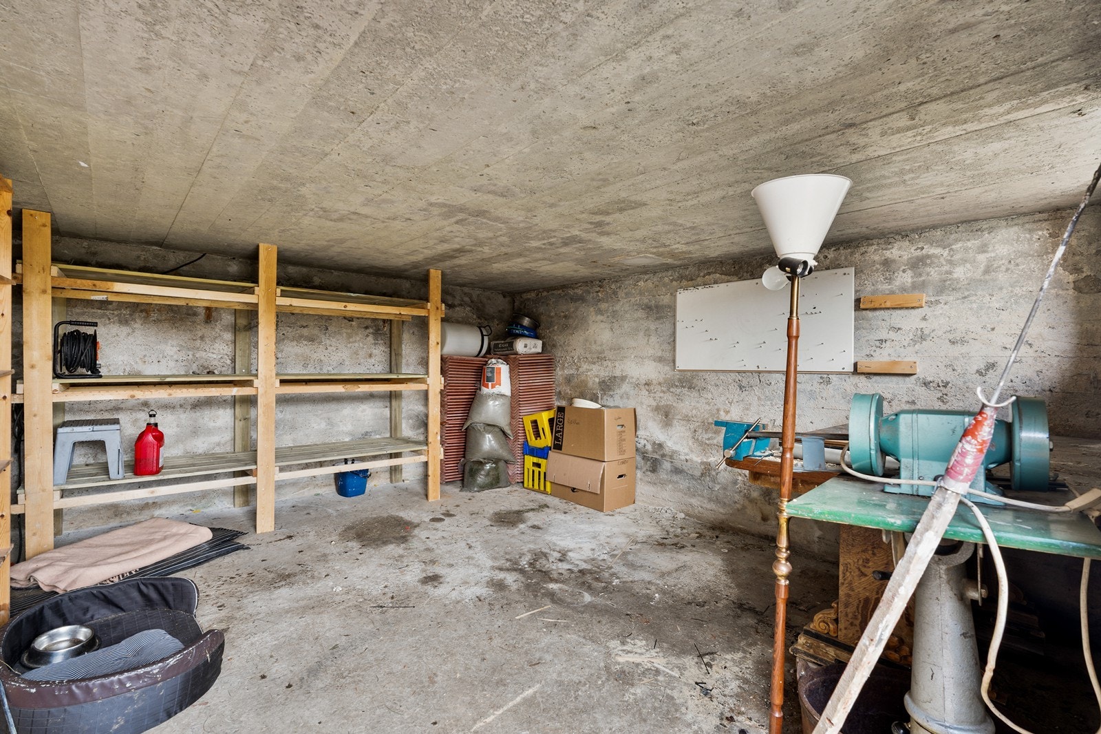 Løen inneholder tre boder Galleribilde