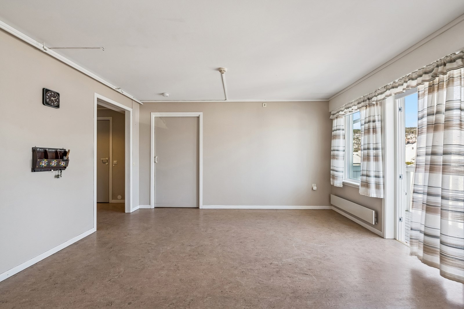 Behagelig og tidløs farge på vegger i stue. Galleribilde