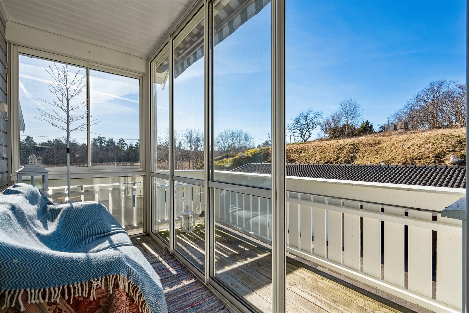 Balkong med skyvedører i glass Galleribilde