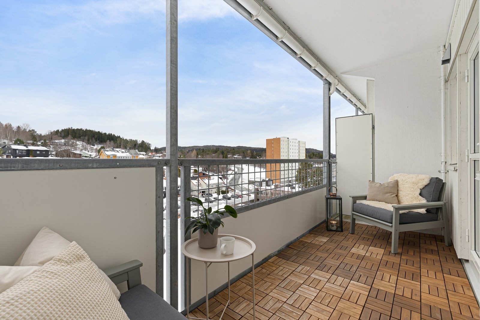 På vinteren er det skispor som starter rett utenfor leiligheten. Galleribilde