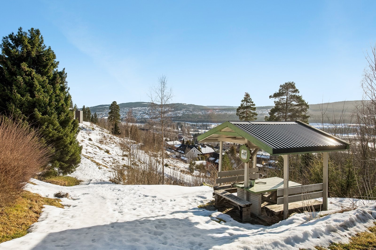 Borettettlaget har hyggelige uteområder. Galleribilde