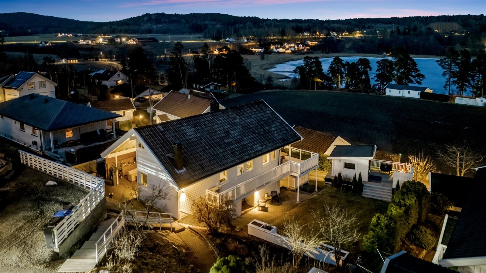 Hverdagslogistikken er enkel med kort avstand til butikker som Coop Prix og Meny. Galleribilde