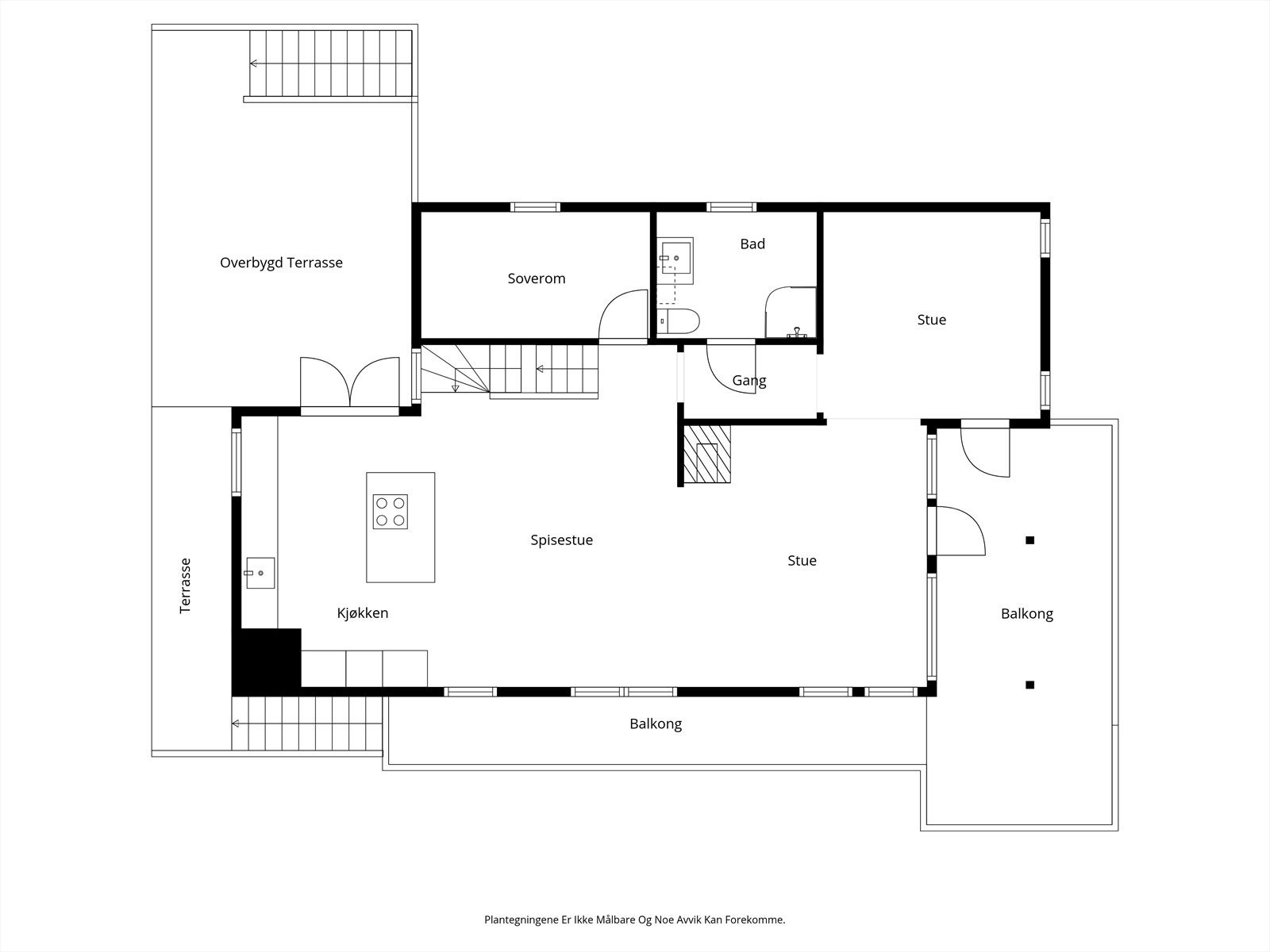 Første etasje har en åpen og sosial planløsning som omfatter stue, kjøkken og bad. Galleribilde