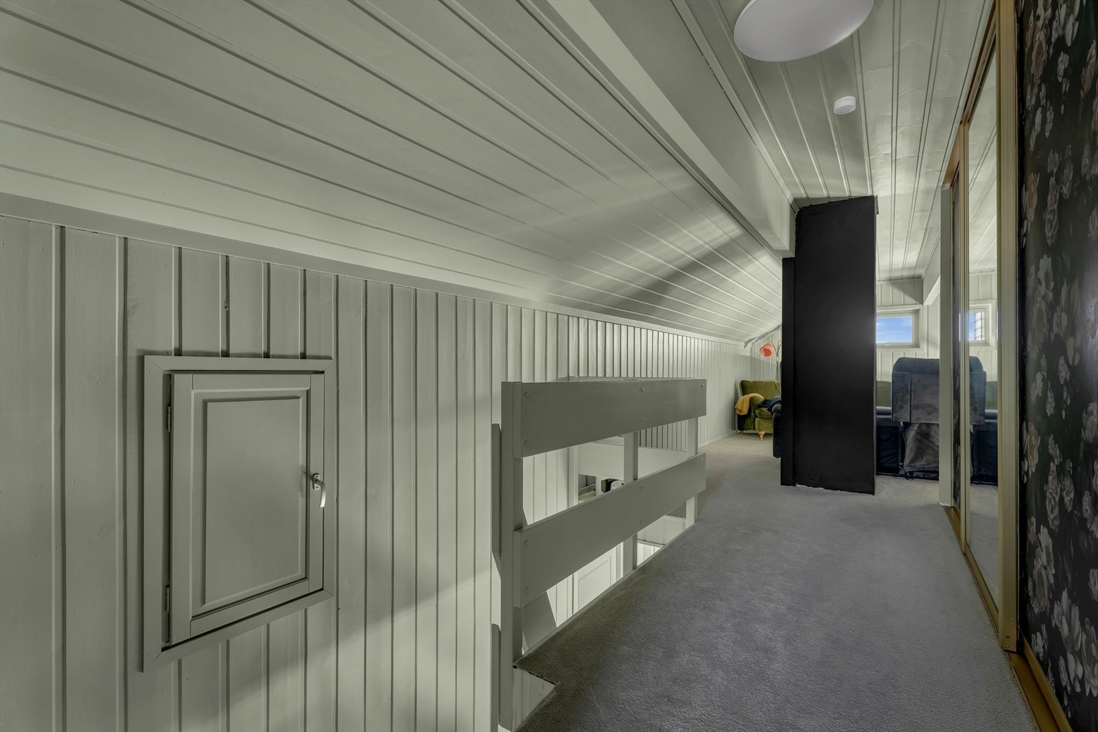 Loftet rommer en hyggelig loftstue. Galleribilde