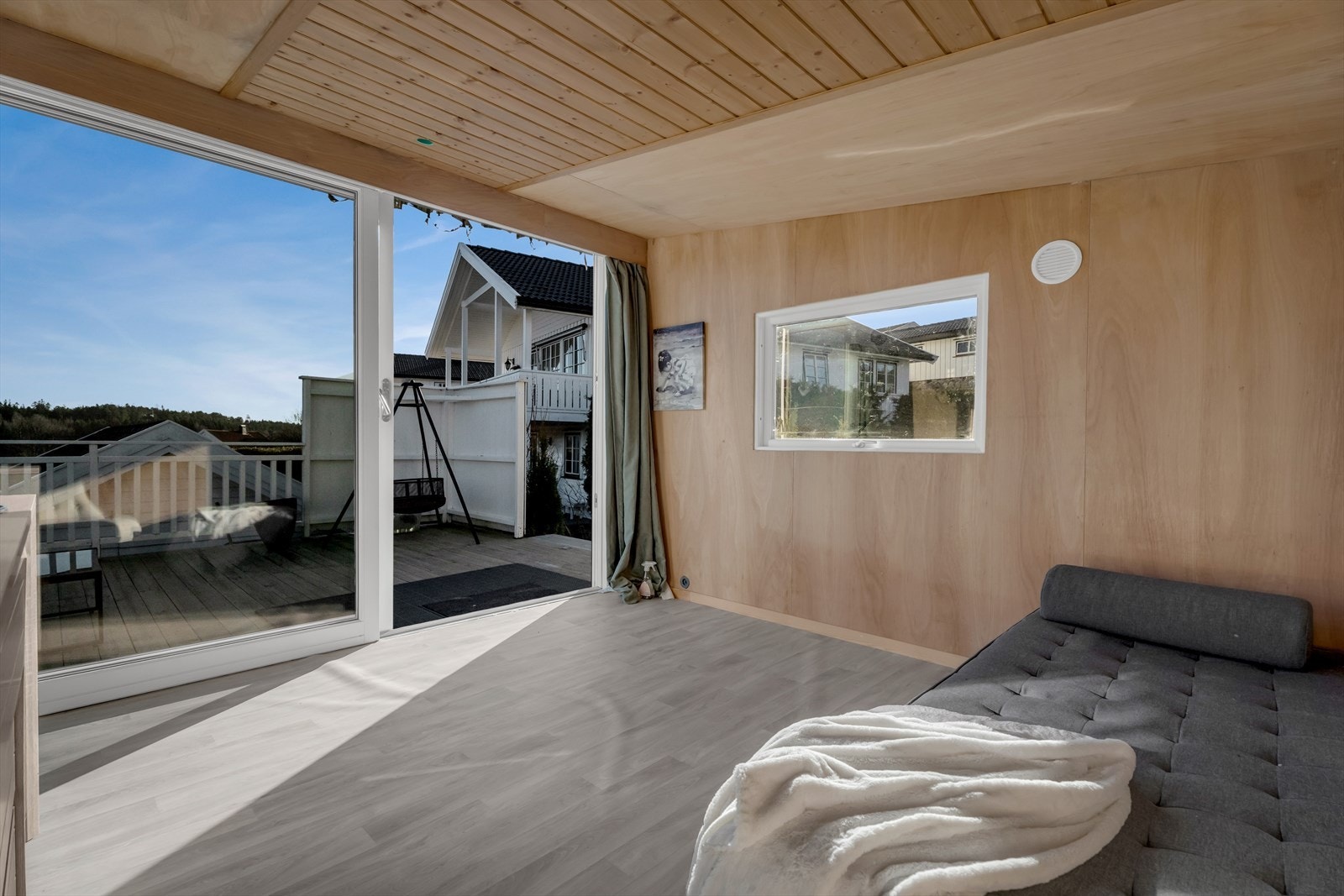 På takterrassen er det en frittstående utestue på ca. 9 m². Galleribilde