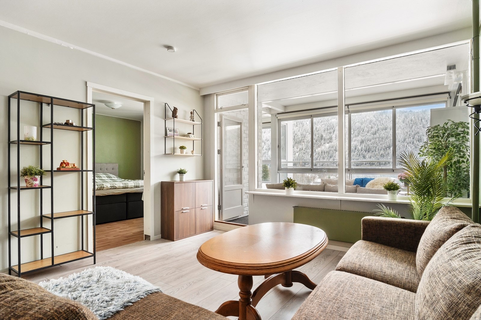 Det er også innglassede balkonger på henholdsvis 3 m² og 28 m². Galleribilde