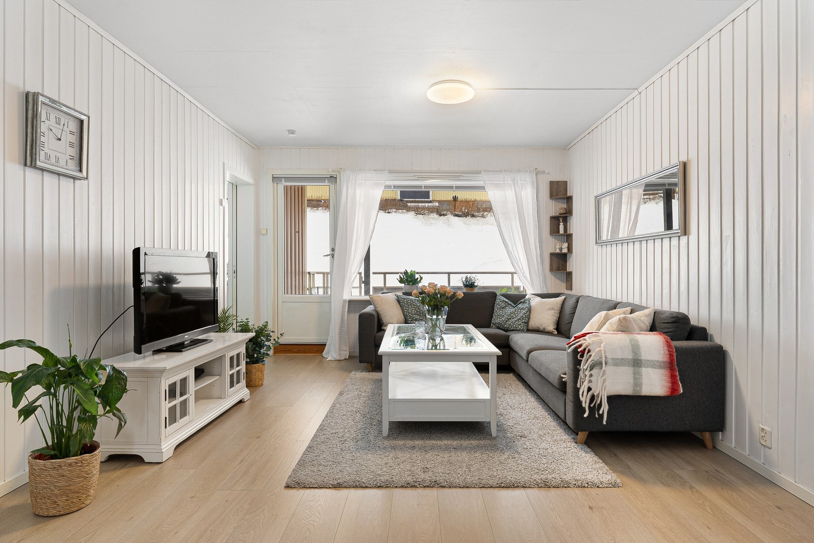 Velkommen til Selsbakkvegen 50 A, presentert av EiendomsMegler 1 ved Christian Furuhaug Aa. Galleribilde