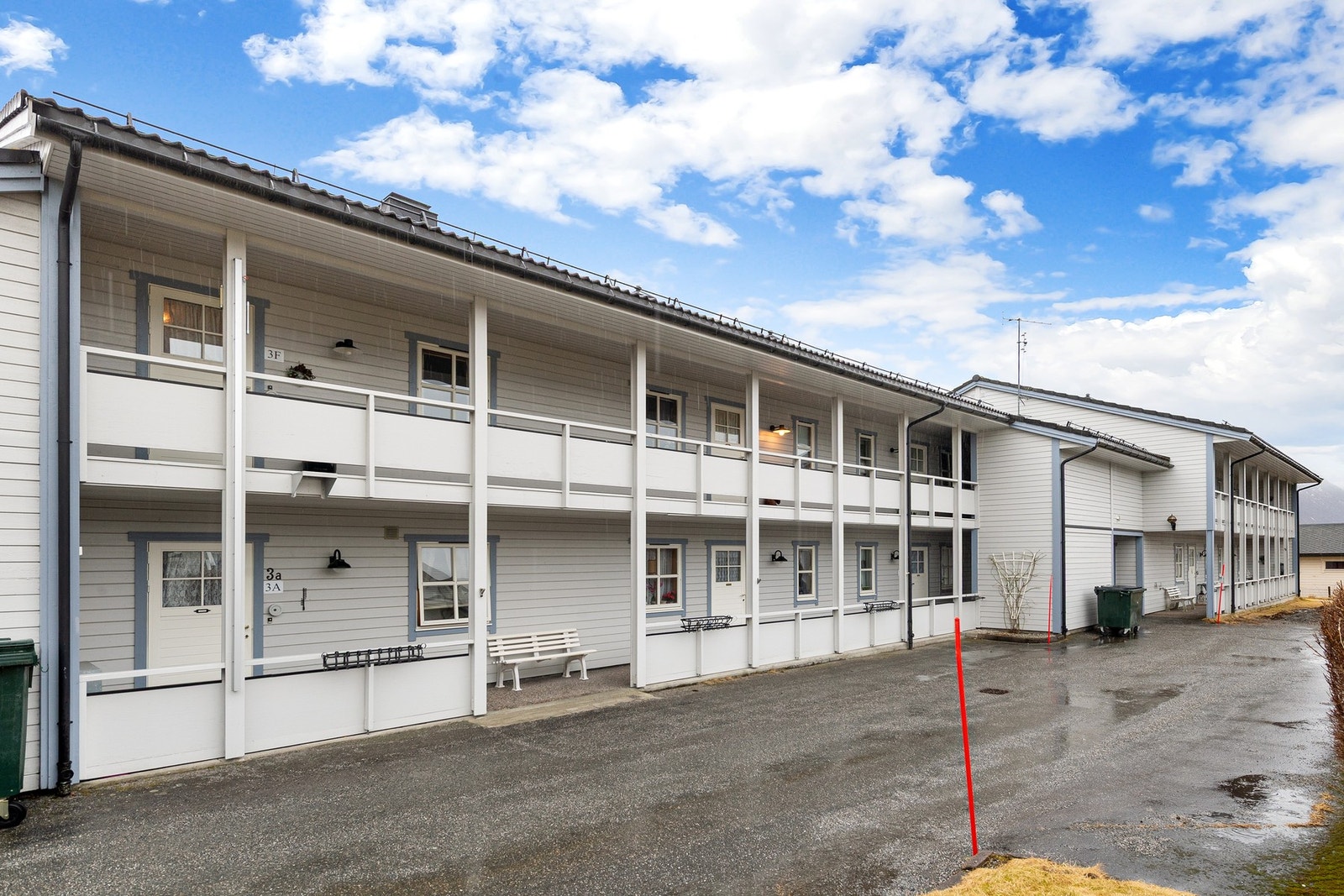 Leilighet i 2. etasje, sentralt beliggende med kort vei til det meste. Galleribilde