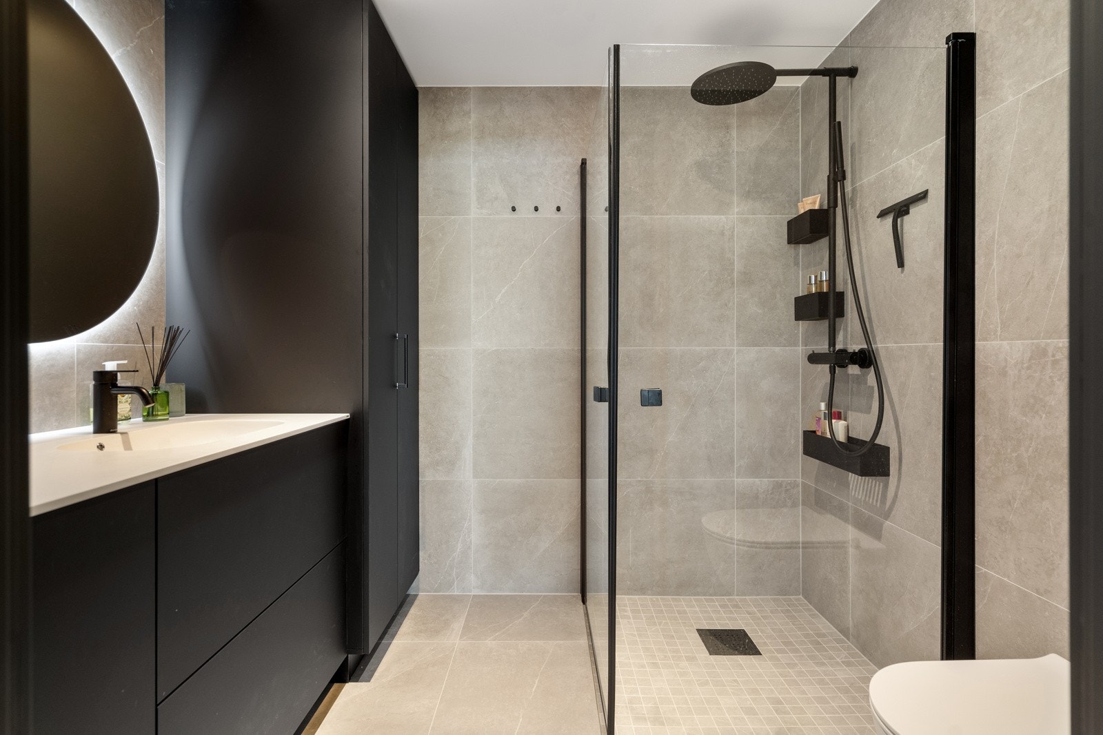 Tapwell Dusharmatur og kraner i sort matt utførelse Galleribilde