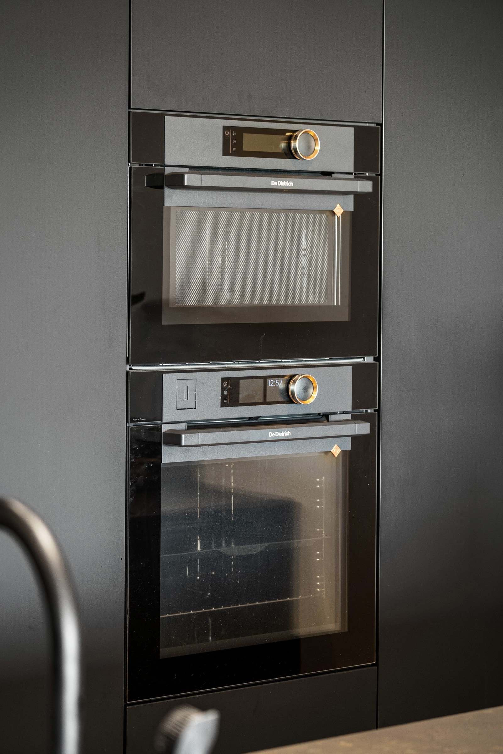 DeDietrich unik stekovn med 100% Damp-assist, Chef-funksjon, Oppskrifter og Pyrolyse rengjøring Galleribilde