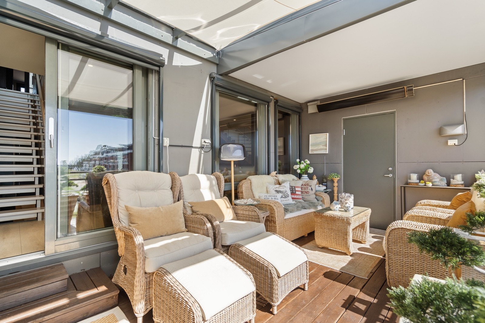 Innglassing og fungerer som en ekstra stue Galleribilde