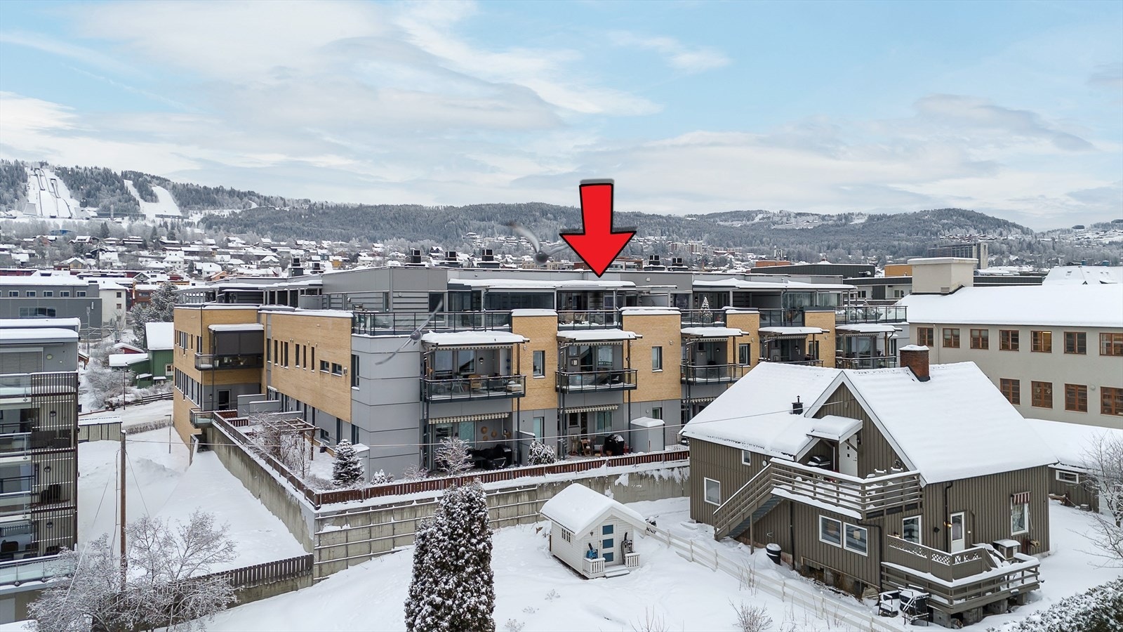 Velkommen til Løkkegata 10! Sentrumsnær og romslig leilighet. Attraktiv beliggenhet. Foto: Lars Marius Bækkevold. Galleribilde