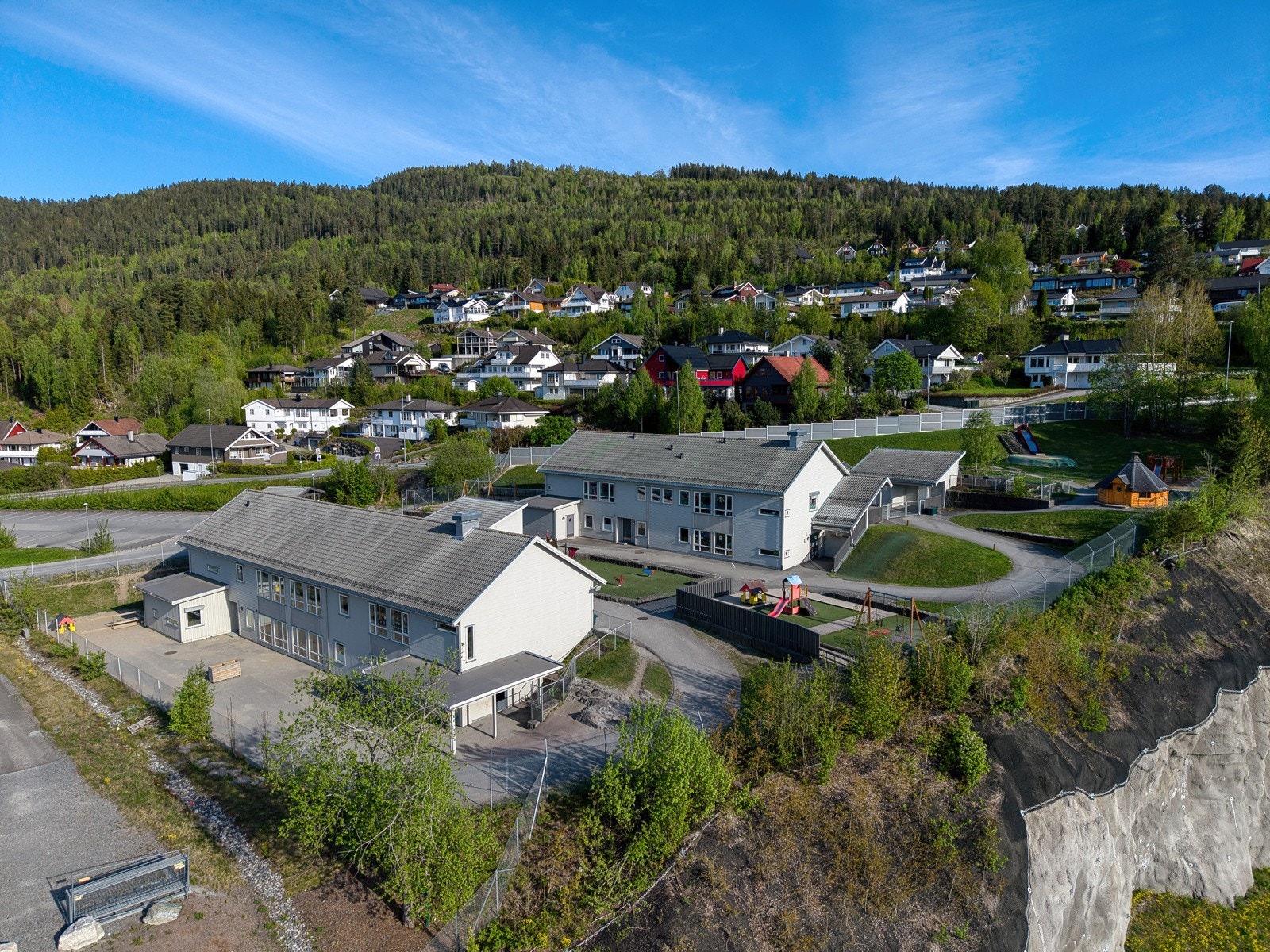 Barnehagen i nabolaget. Galleribilde