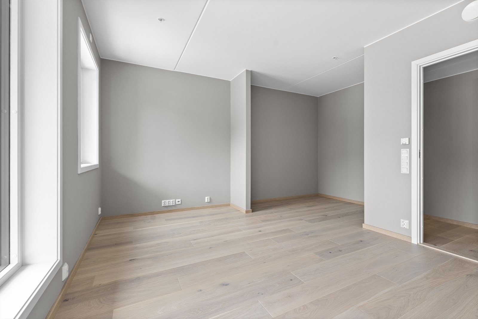 Det er etablert en praktisk alkoveløsning i stuen Galleribilde